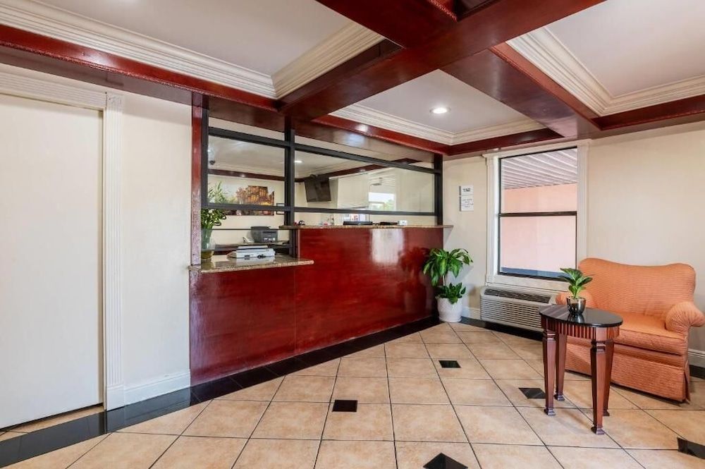 Relax Inn and Suites 3