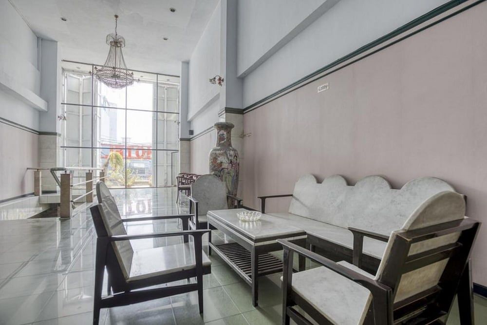 Formerly Reddoorz Plus Near Jakarta Kota Station 3