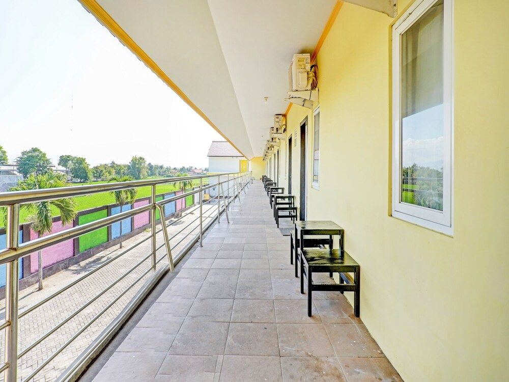 OYO 90622 Hotel Galaksi 3