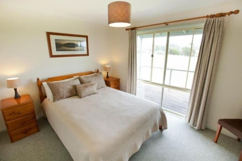 Mystery Bay Cottages 3