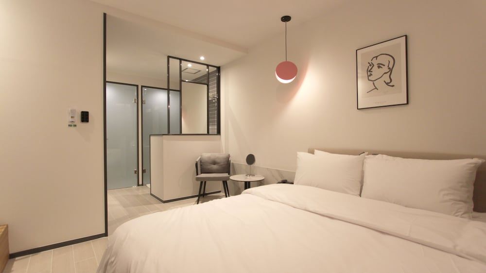 Seven Bricks Hotel 3