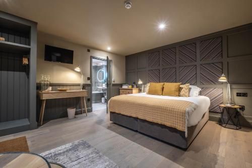 The Three Blackbirds 3