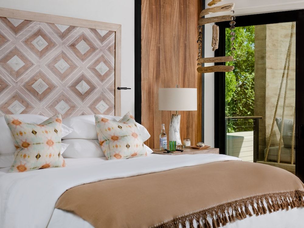 Susurros del Corazón, Auberge Collection 2