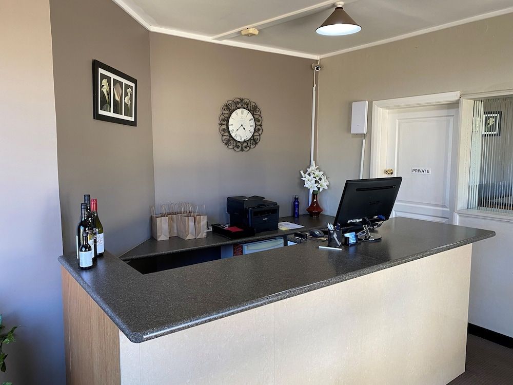 Country Gardens Motel 2