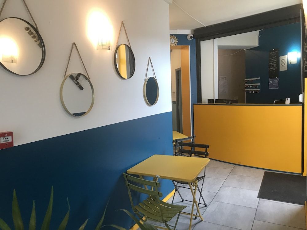 Hotel Le Saint Quentin 3