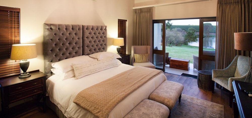 Under Oaks Guesthouse 3