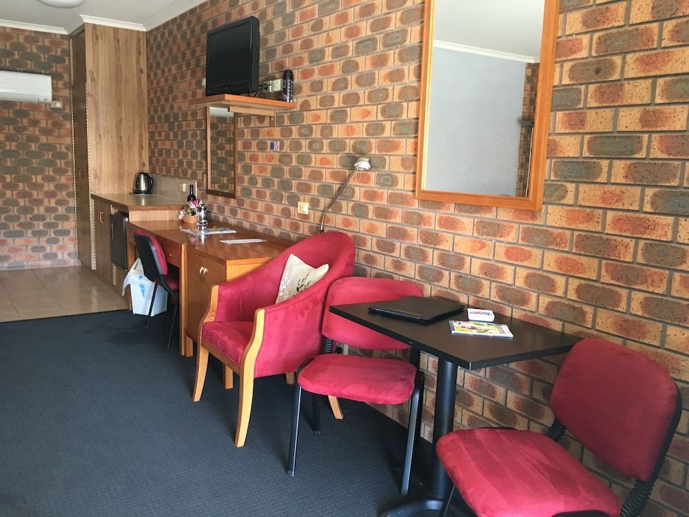 Horsham Mid City Court Motel 3