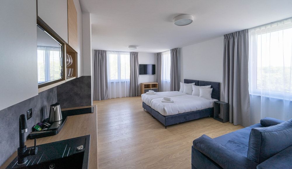 Milo Aparthotel 3