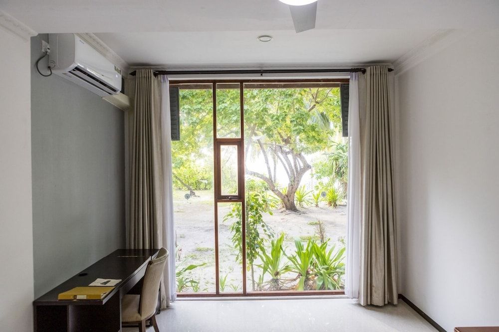 Nazaki Beach Hotel Maldives 3