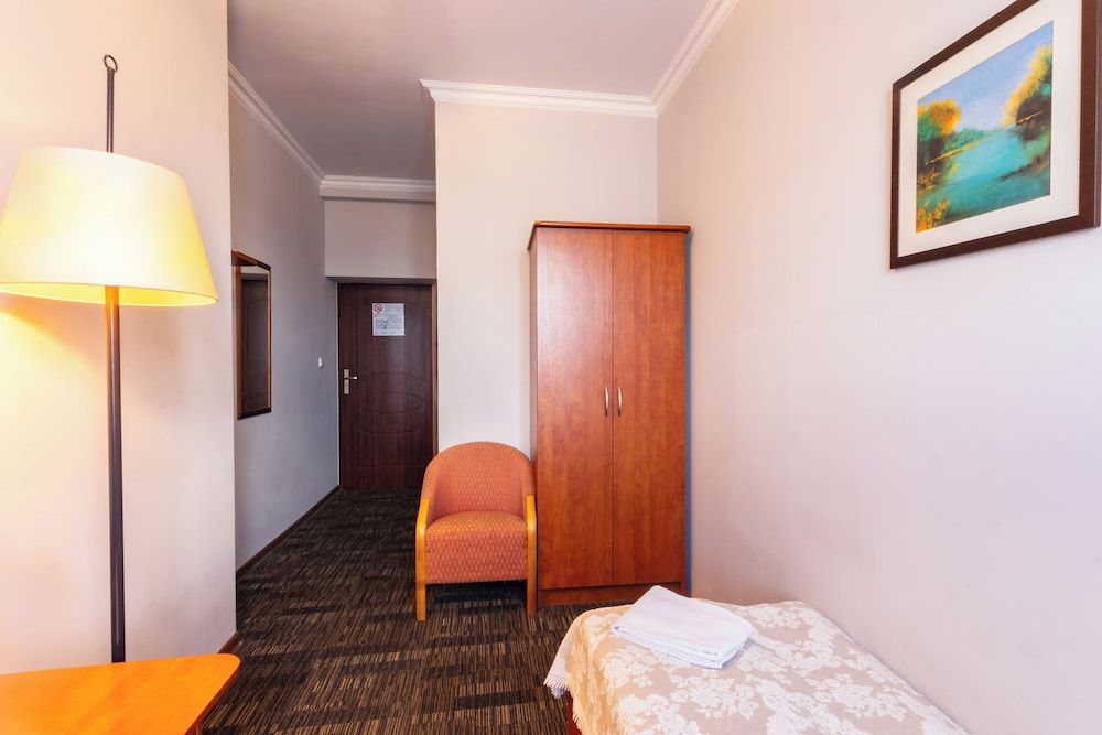 Noclegi Stadion Bed & Breakfast 3