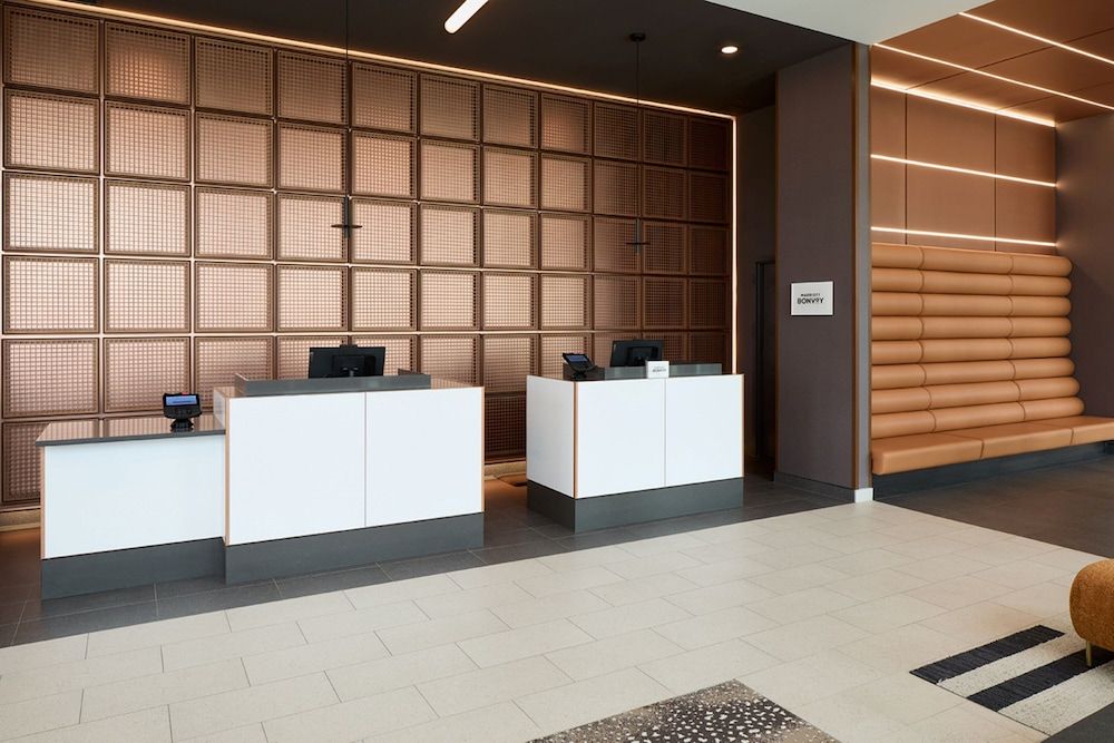 Courtyard By Marriott Montreal Laval 3