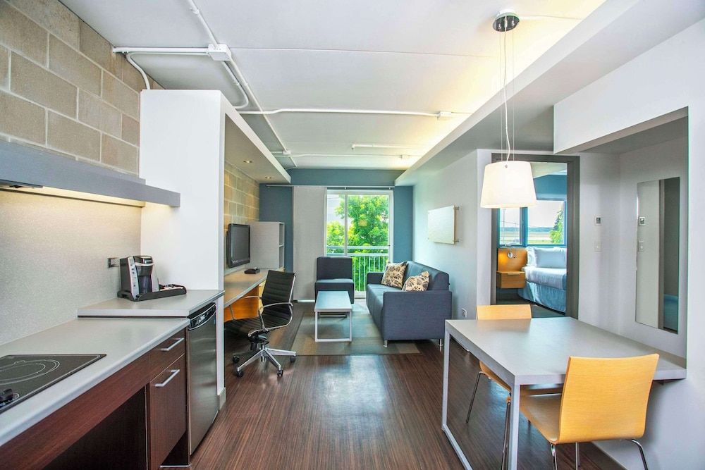 Barker Suites Southport