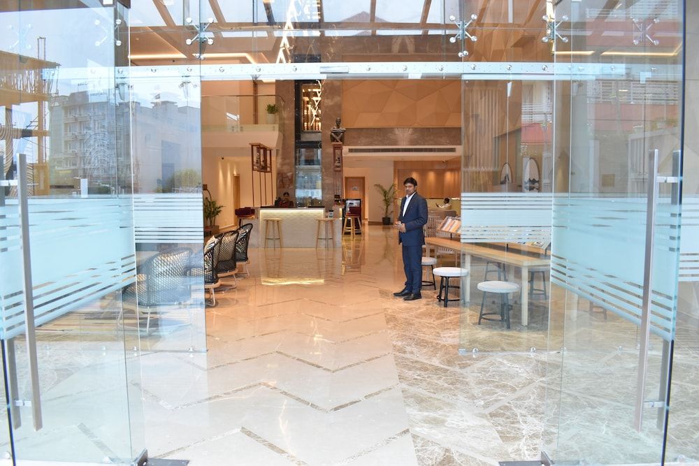 Ramada by Wyndham Katra Station Road 2