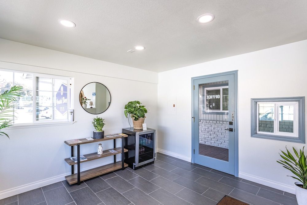 Coastal Breeze Inn 3