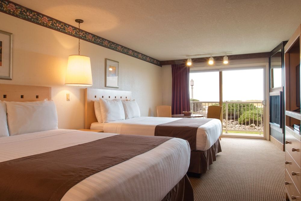 Hi-Tide Oceanfront Inn 3