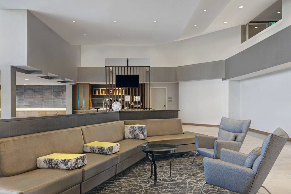 SpringHill Suites by Marriott Palm Desert 2