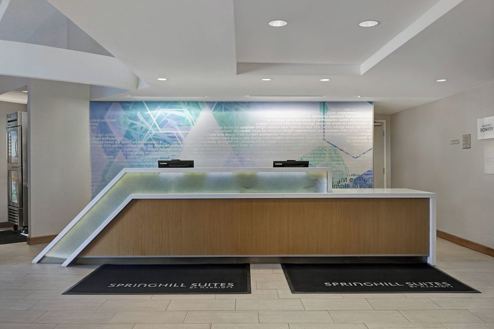 SpringHill Suites by Marriott Palm Desert 3