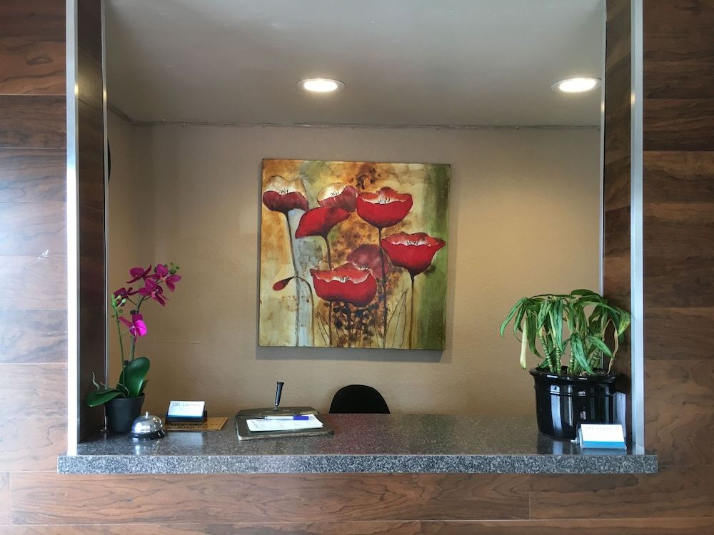 Del Amo Inn 3