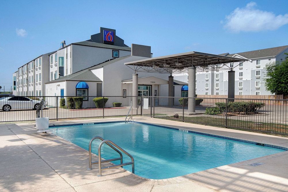 Motel 6 San Antonio, TX - South 2 estrellas en San Antonio