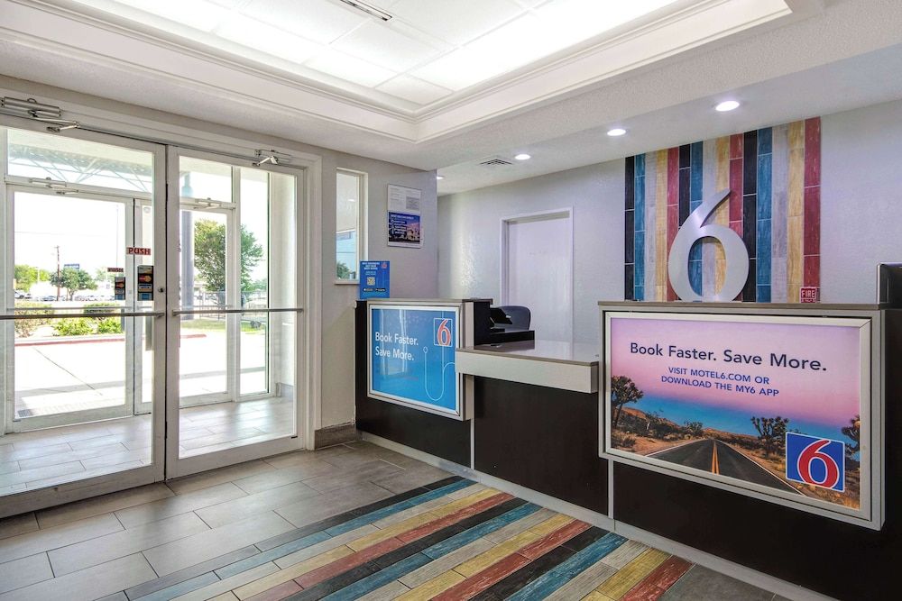 Motel 6 San Antonio, TX - South 2