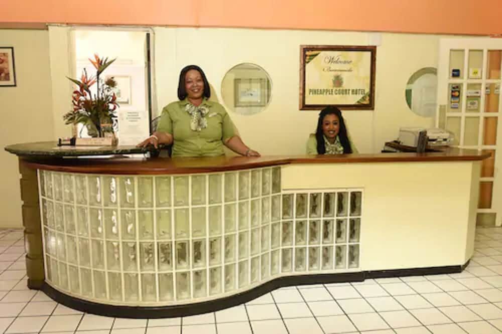 Pineapple Court Hotel 2