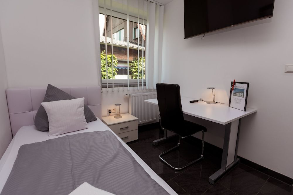 Hotel am Rosenplatz 3