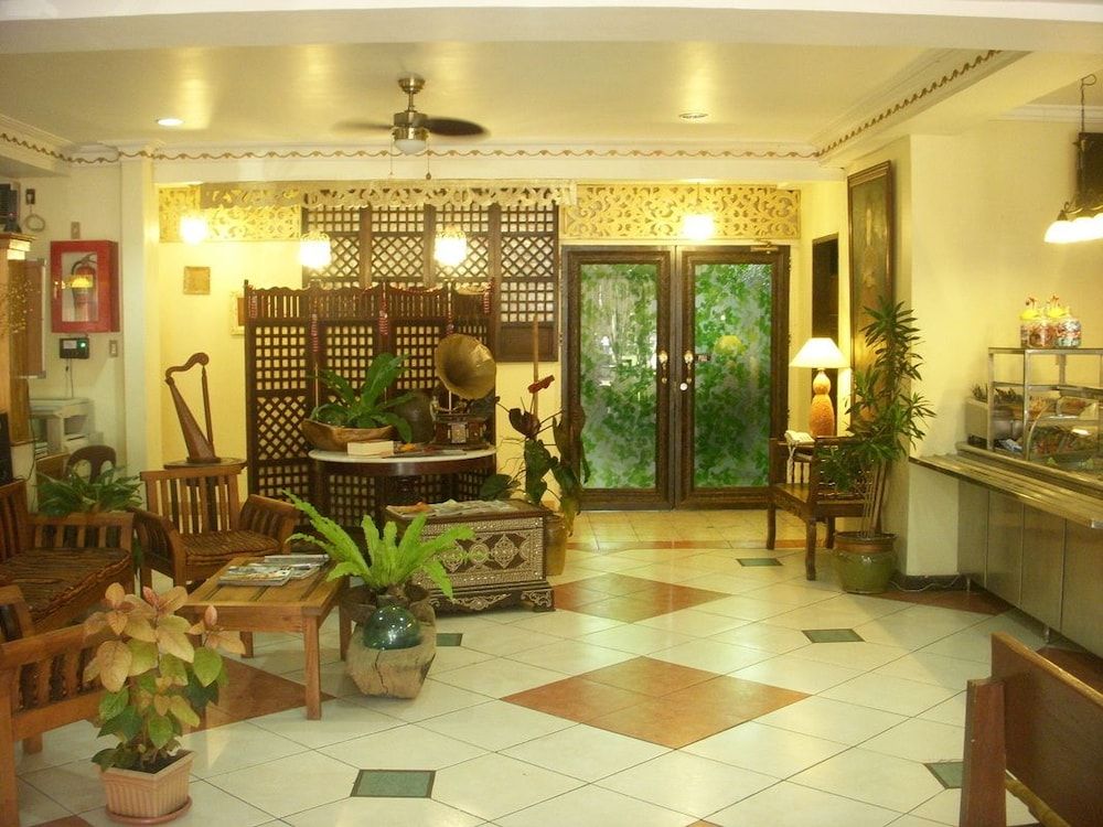 Plaza Maria Luisa Suites Inn 3