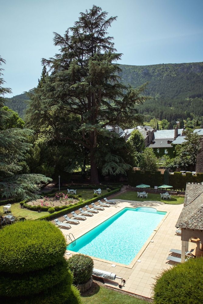 Grand Hôtel du Parc 3 estrelas em Florac Trois Rivières