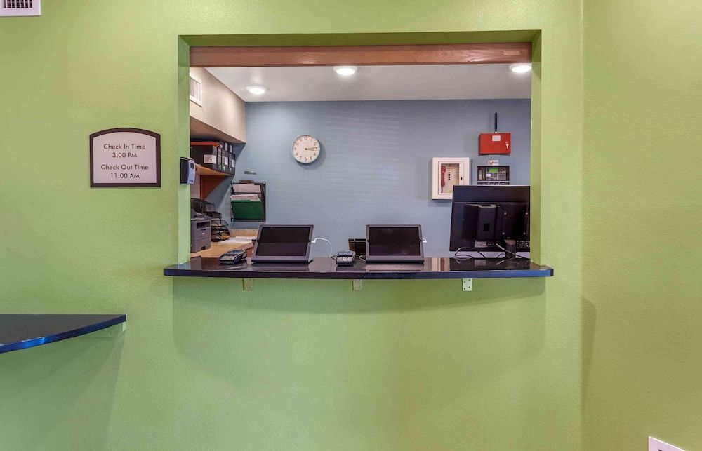 Extended Stay America Select Suites - Colorado Springs 3