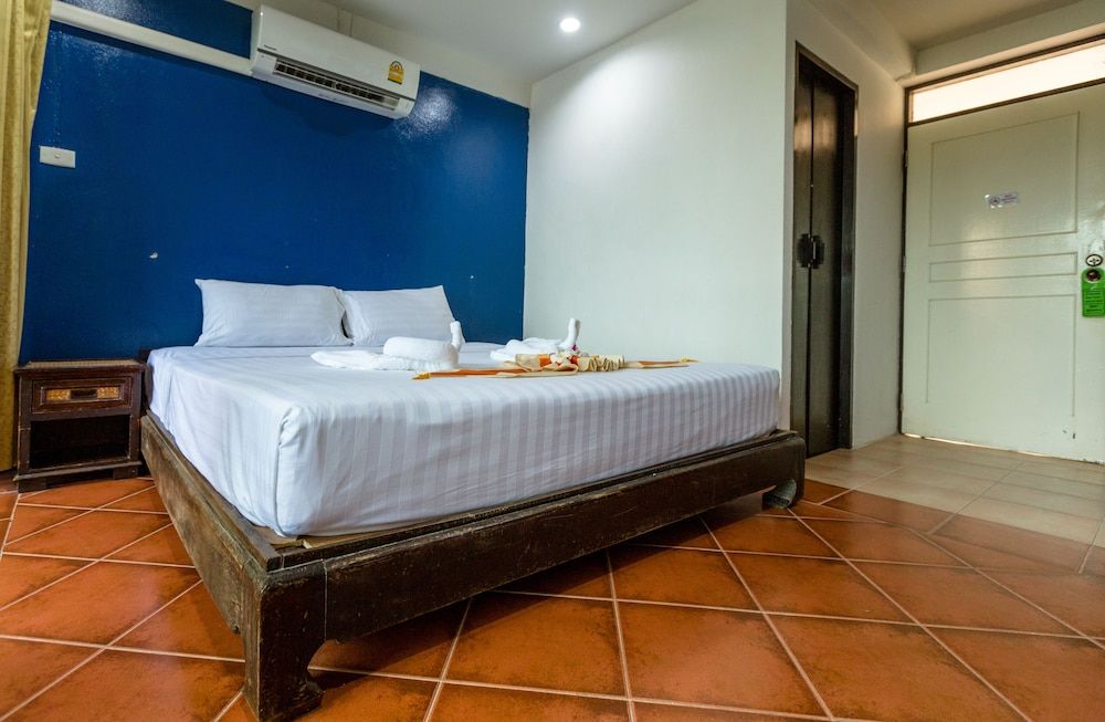 Porterhouse Beach Hotel 3