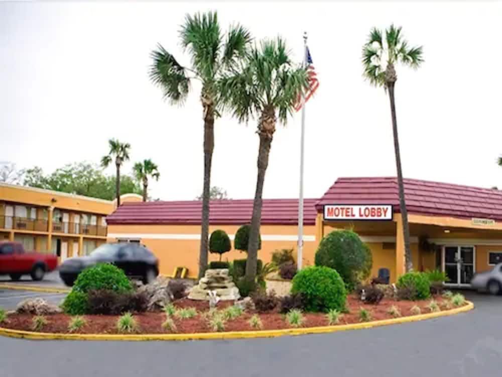 Scottish Inn Jacksonville Downtown 2 estrelas em Jacksonville