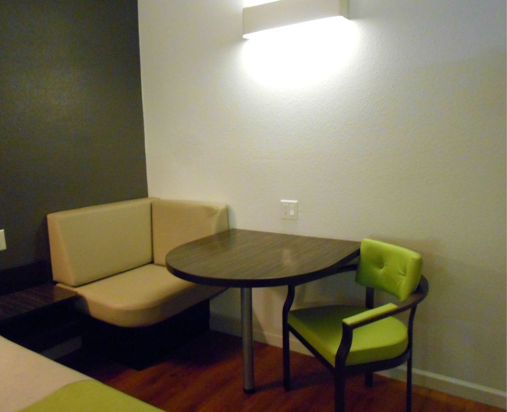 Studio 6 San Antonio, TX - Airport 3