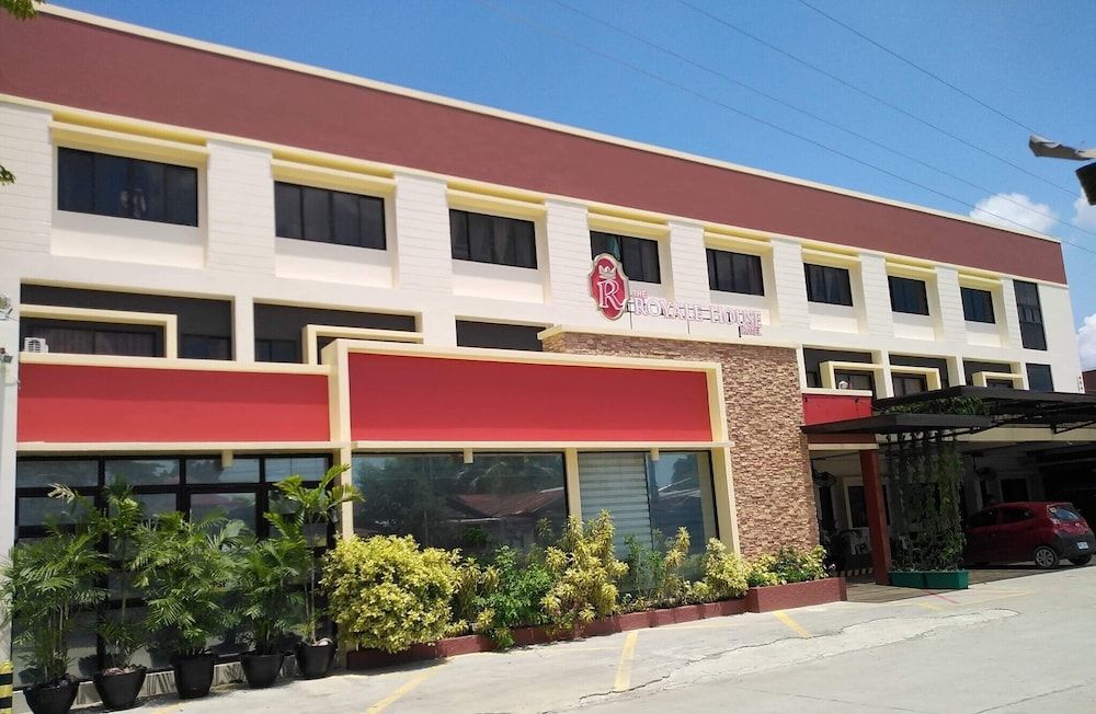 Royale House Hotel Davao powered by Cocotel