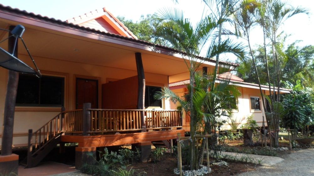 Khunnam Rimtarn Resort