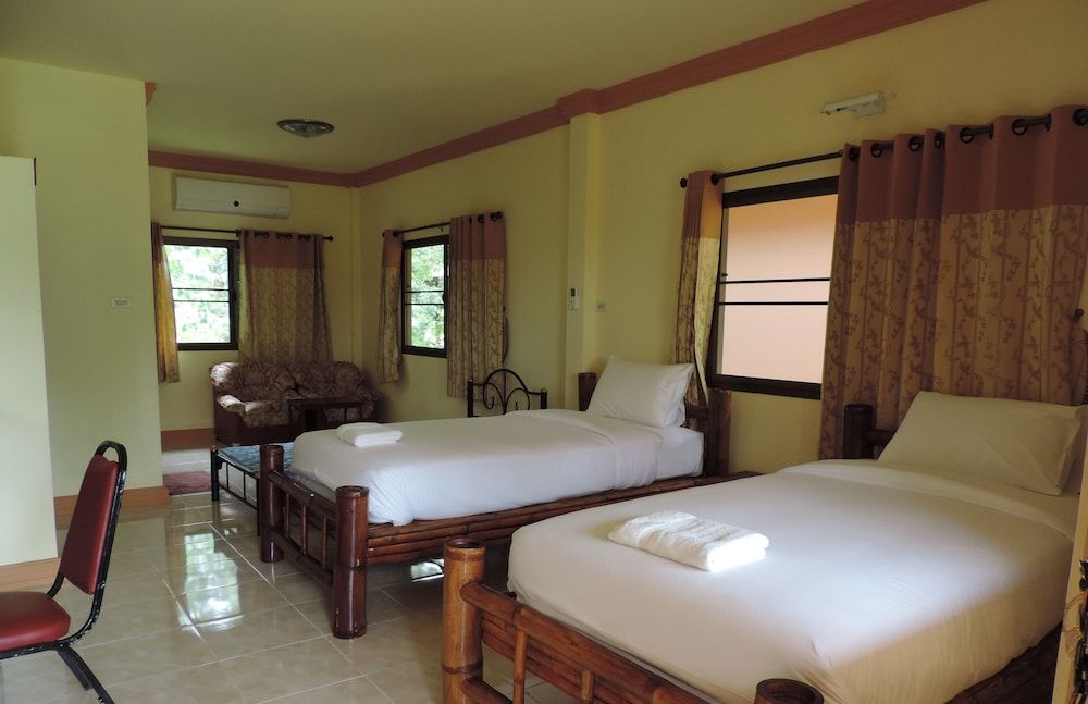 Khunnam Rimtarn Resort 2