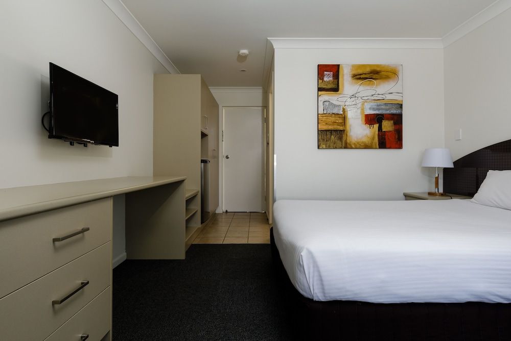 The Waterloo Bay Hotel 2