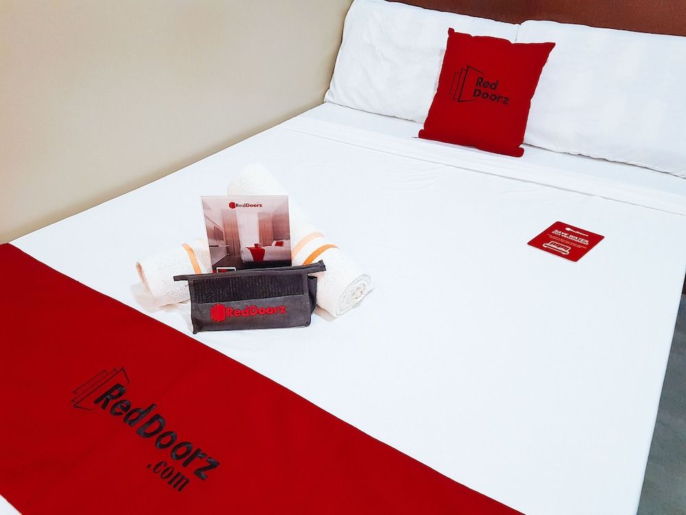 RedDoorz @ Caimito Drive Dampas 2