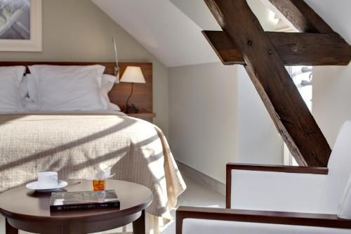 Hôtel Restaurant Famille Bourgeois "La Cote des Monts Damnés" 3