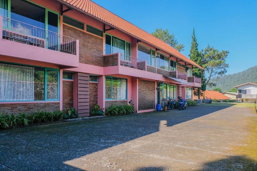 RedDoorz Syariah near Kopeng Treetop  Adventure 2 étoiles à Salatiga