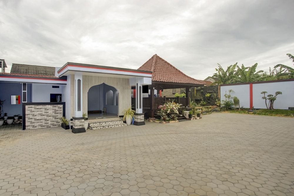 OYO Life 3982 Azka Homestay Syariah 2
