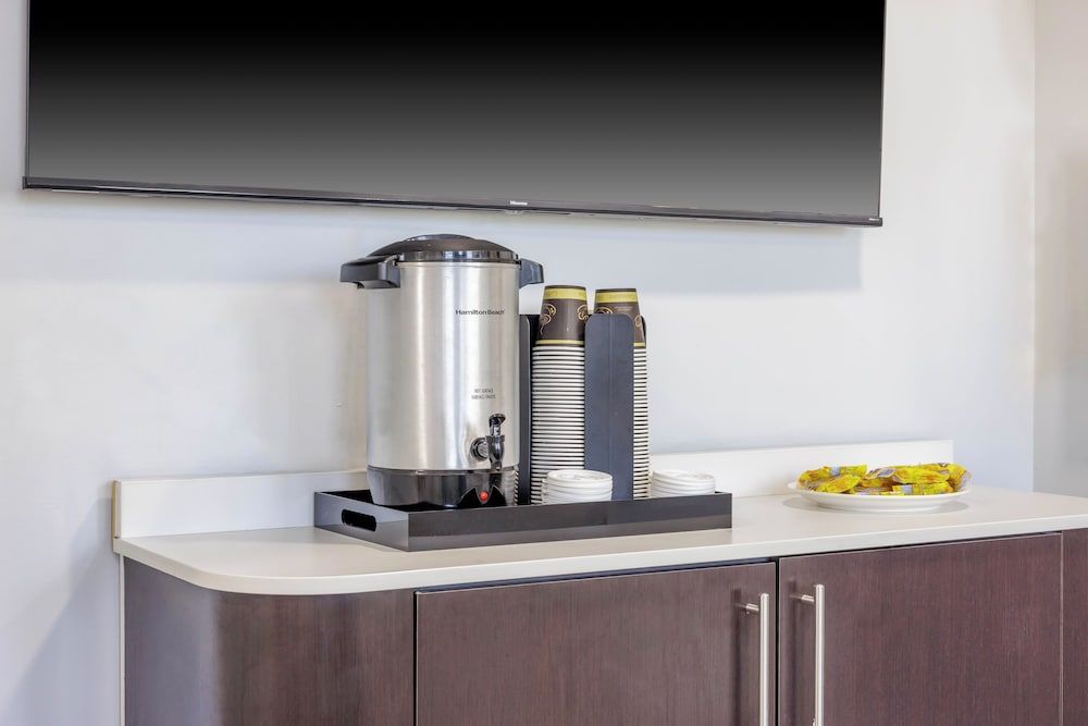 Studio 6 Mississauga, ON - Toronto 3