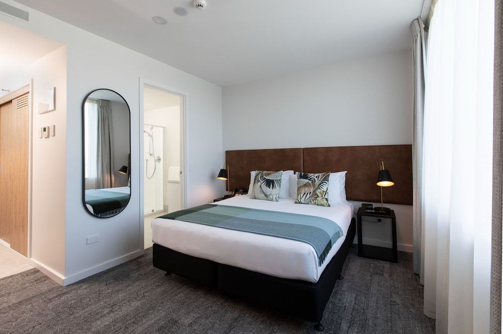 Quest Takapuna 3