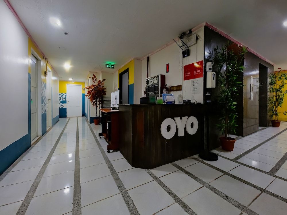 OYO 809 Crowne One Condo 3
