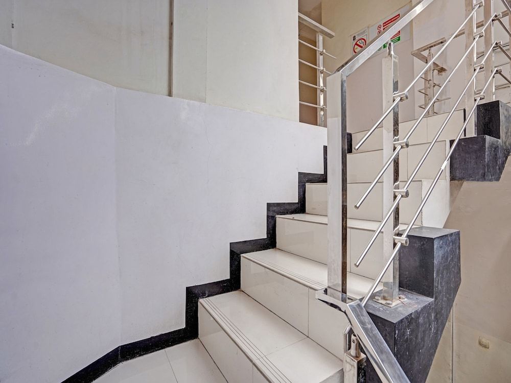 OYO Flagship  90789 Genteng Residence 2