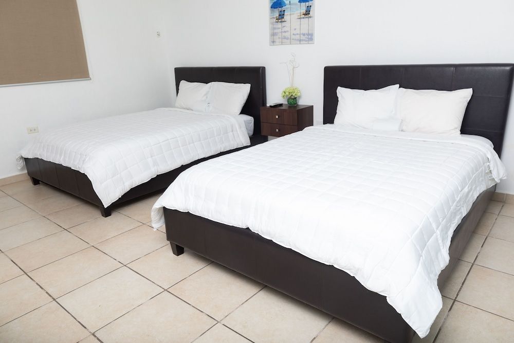 Red Sunset Beach Club 2