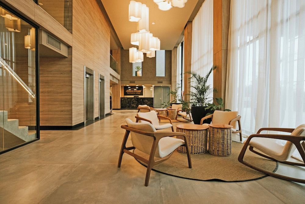 Howard Johnson Plaza La Ribera 2