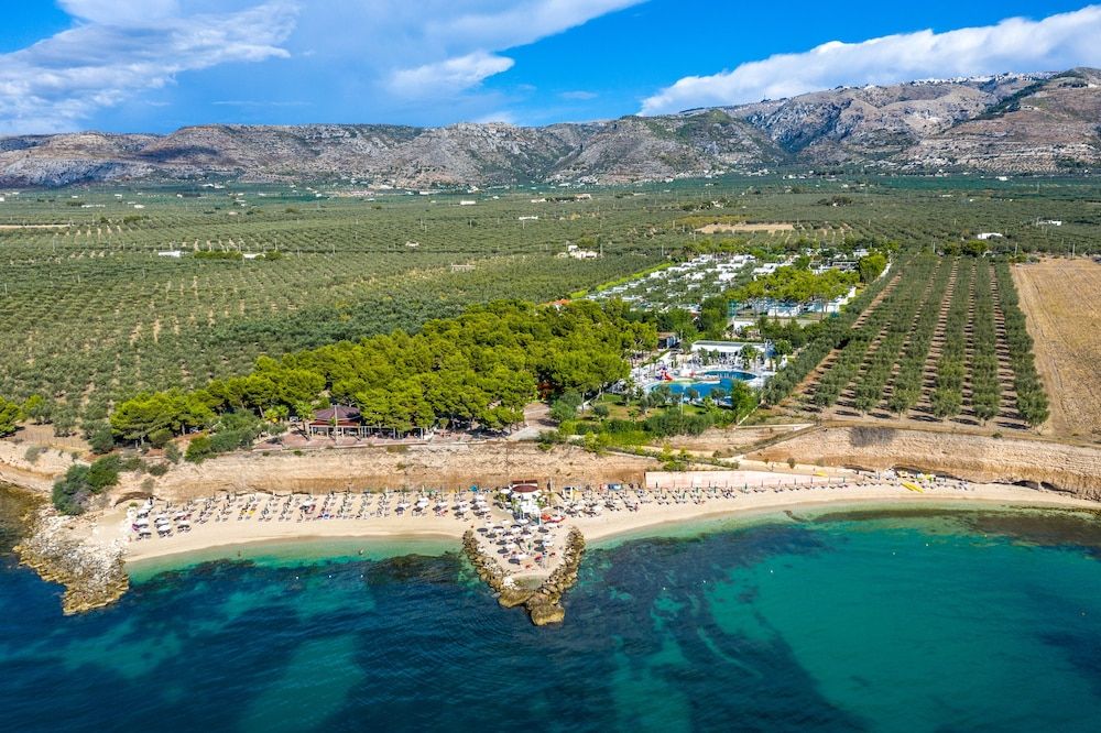 Villaggio Turistico Baia Del Monaco -1 estrelas em Monte SantʼAngelo