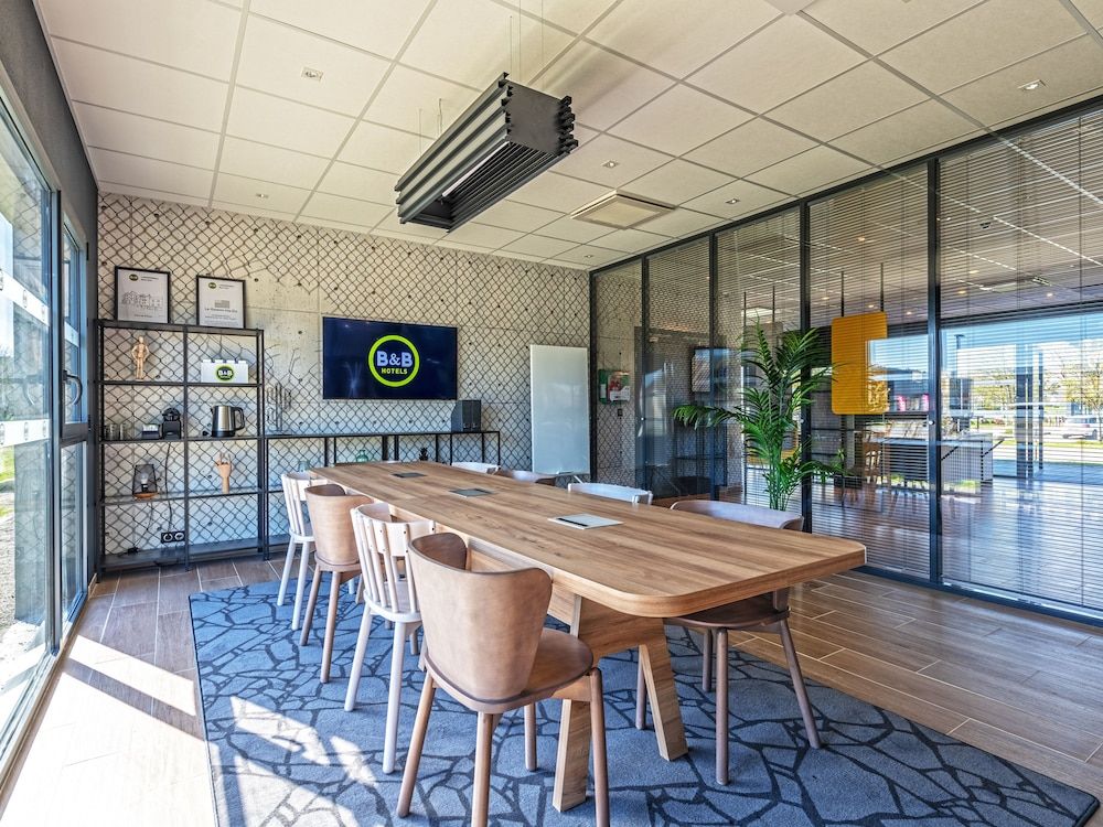 B&B HOTEL Landerneau Bois Noir 3