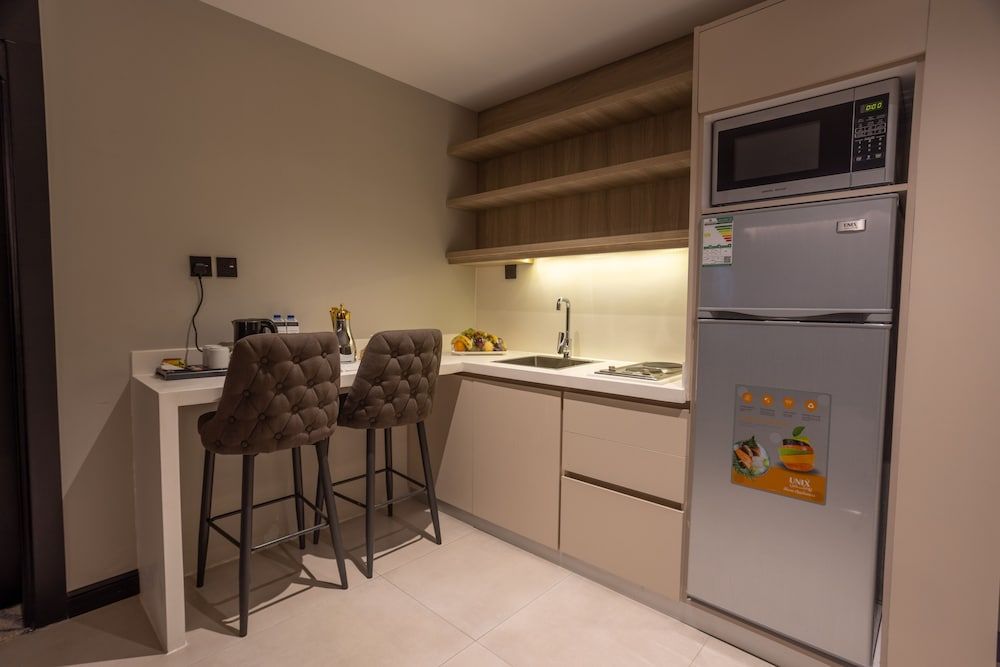 Skyline Hotel & suites 3