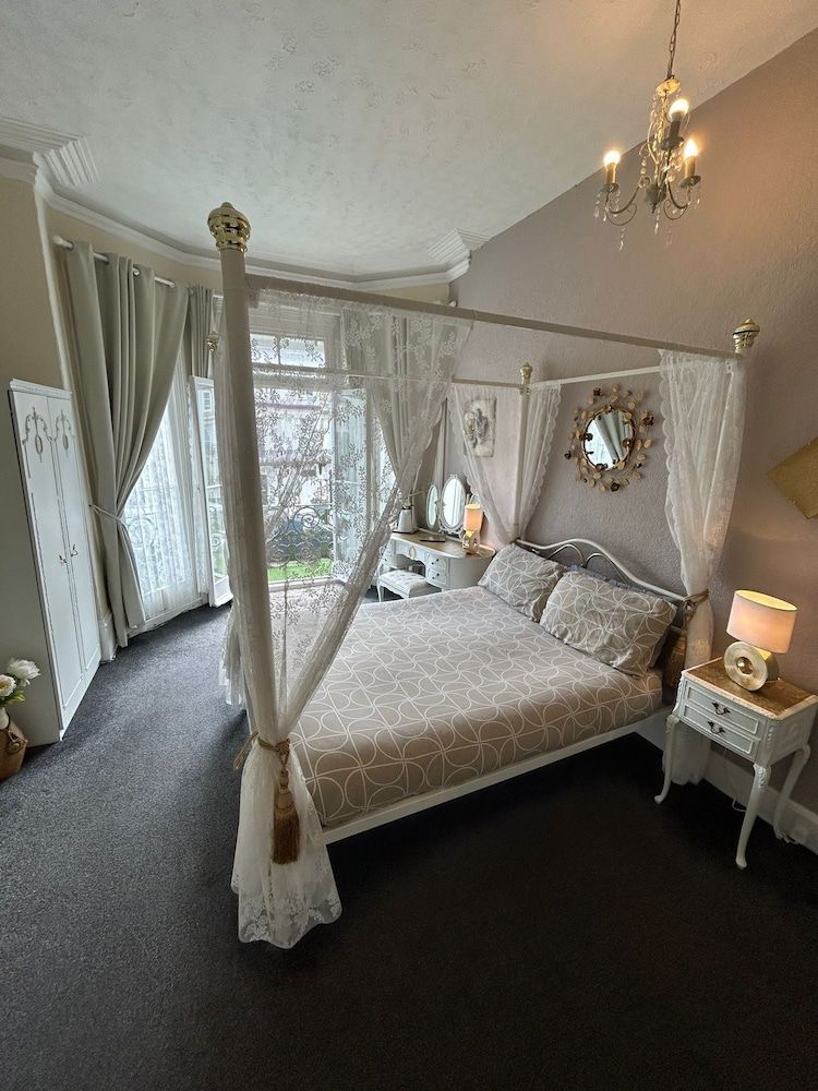 The little emily - Room only 1